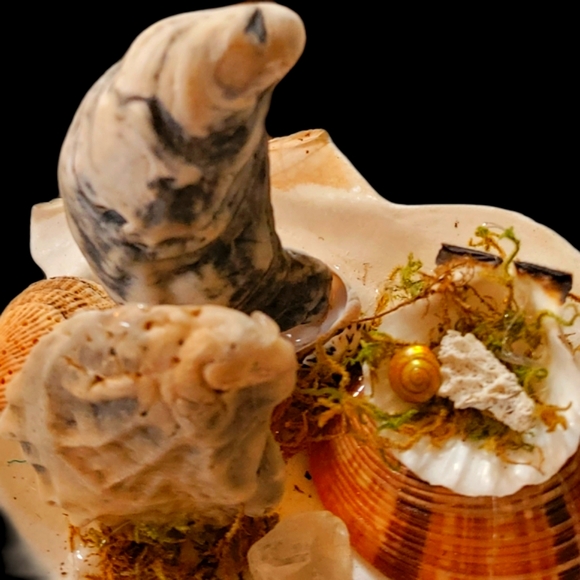 Handmade OysterShell Nativity Scene - Picture 4 of 6